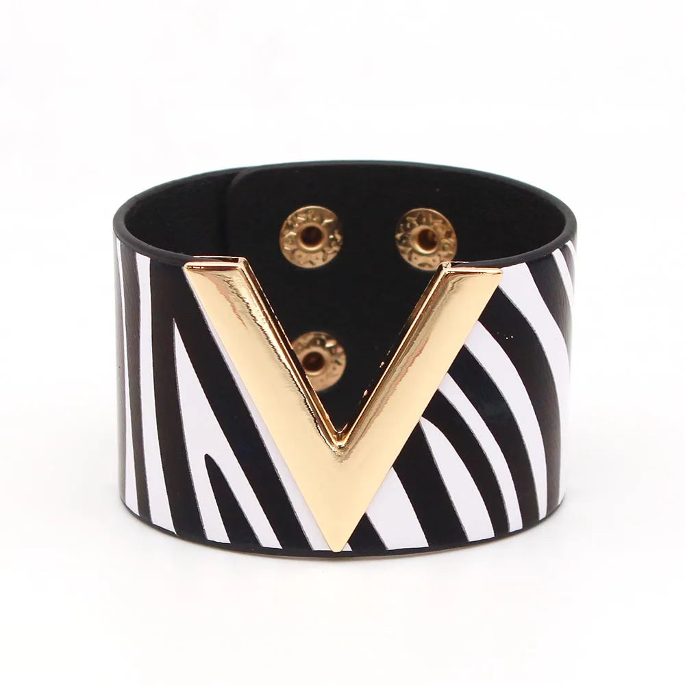 V Leather Bracelet Coco & Dee