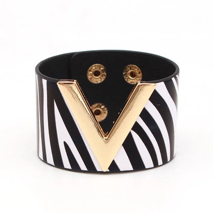 V Leather Bracelet Coco & Dee
