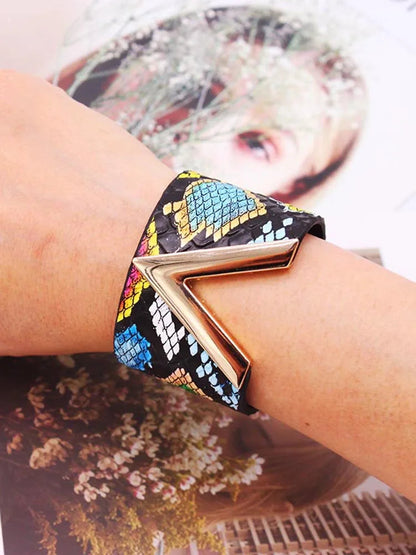 V Leather Bracelet Coco & Dee