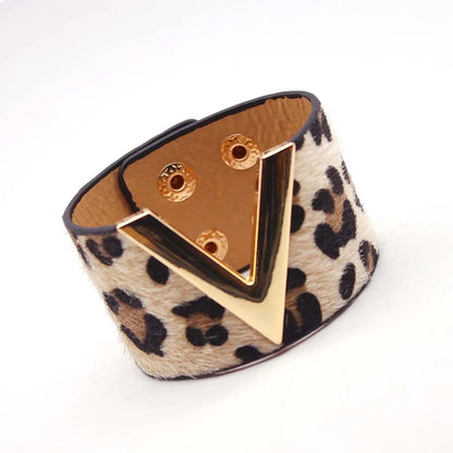 V Leather Bracelet Coco & Dee