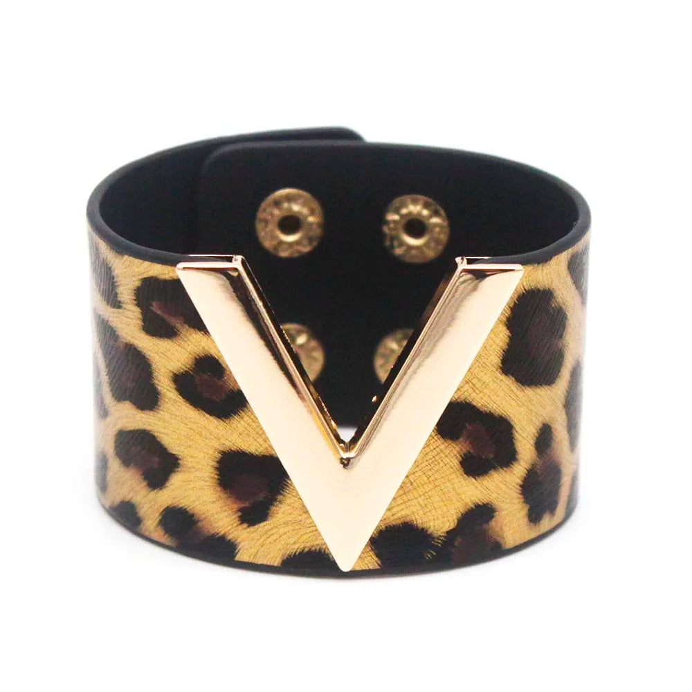 V Leather Bracelet Coco & Dee