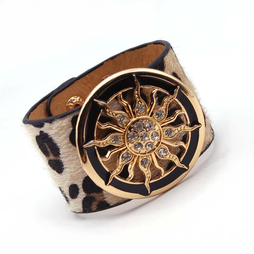 V Leather Bracelet Coco & Dee