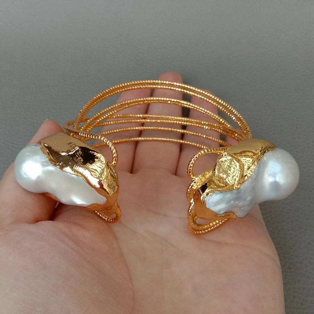 Keshi Pearl Bangle Coco & Dee
