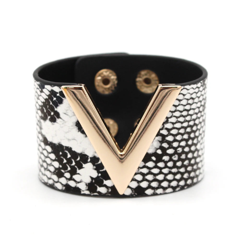 V Leather Bracelet Coco & Dee