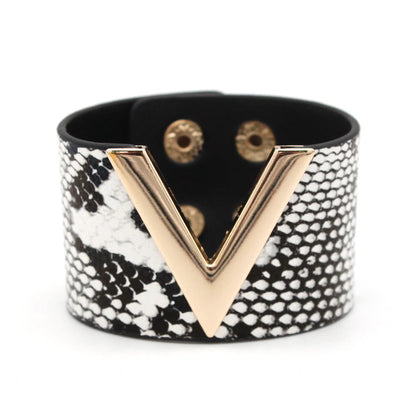 V Leather Bracelet Coco & Dee