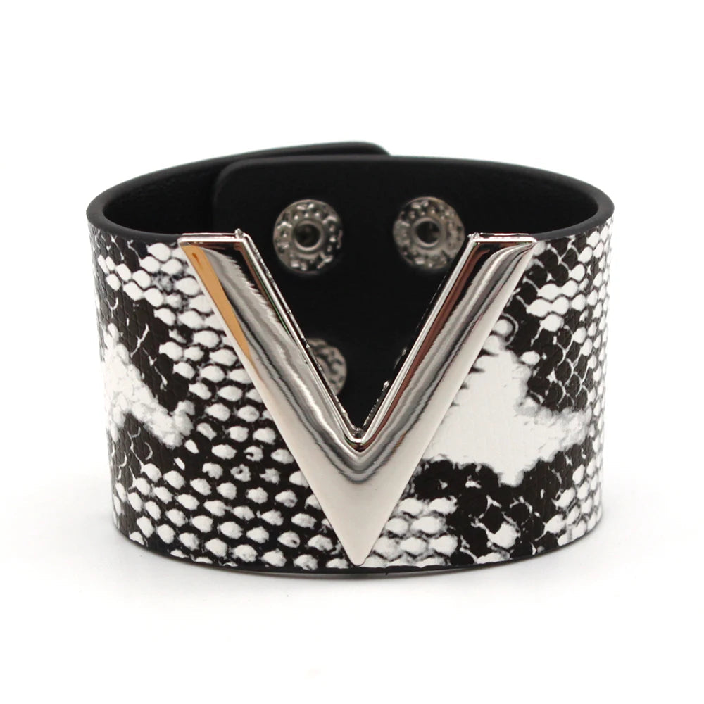 V Leather Bracelet Coco & Dee