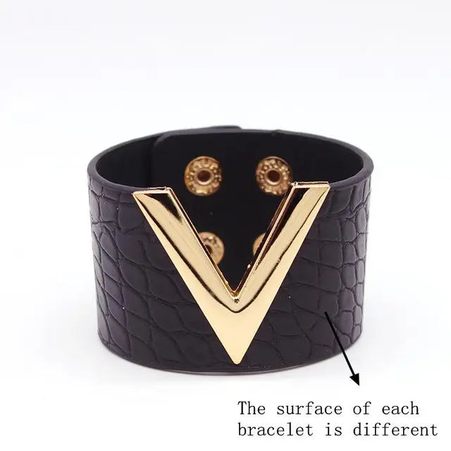 V Leather Bracelet Coco & Dee
