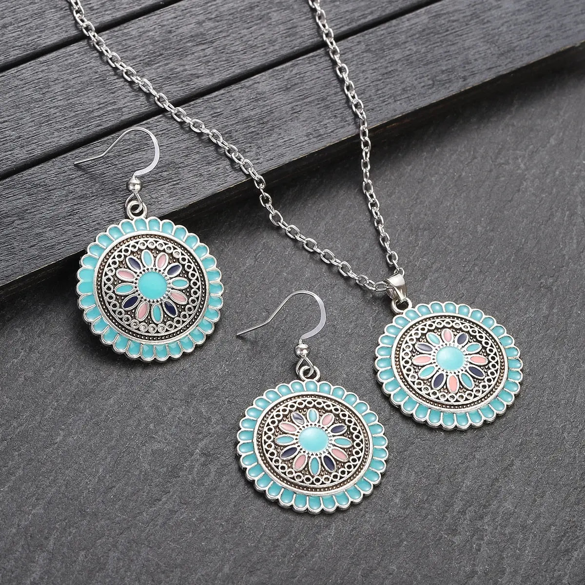 Vintage Flower Pendant Set Coco & Dee